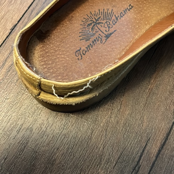 Tommy Bahama made in Spain yellow leather loafer - Picture 5 of 6